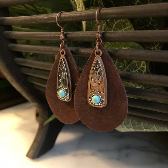 Leather Earrings - Picture 3 of 3